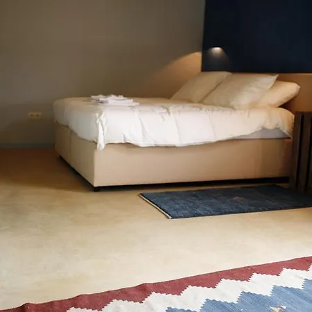 Strohotel Aalshof 4*